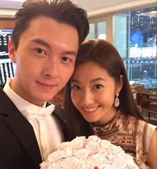 被曝自導自演扮婚變！TVB視帝拒談與太太屢傳分居，四字霸氣回應