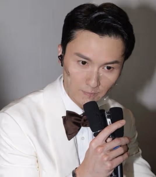 被曝自導自演扮婚變！TVB視帝拒談與太太屢傳分居，四字霸氣回應