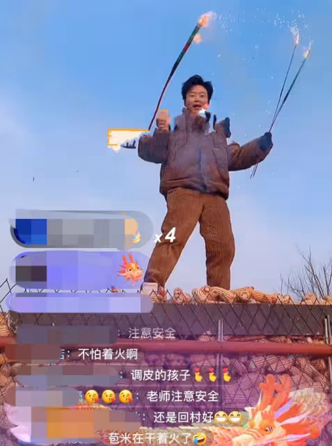 李玉剛回老家過年,頭髮凌亂打扮接地氣,電線桿下放煙花被批危險