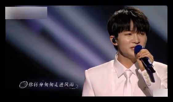 衛視春晚亮點：馮鞏秀諧音梗，張傑謝娜對唱，關曉彤王鷗同台走秀