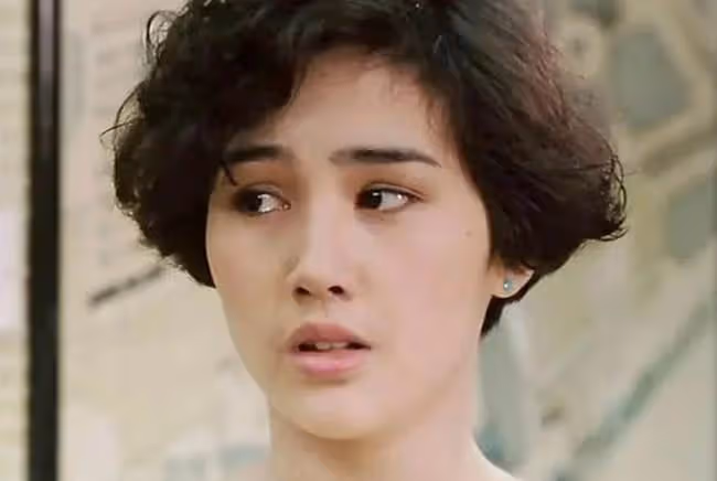 柏安妮與女兒慶新年,息影29年轉行做心理學家,18歲愛女甜美可人