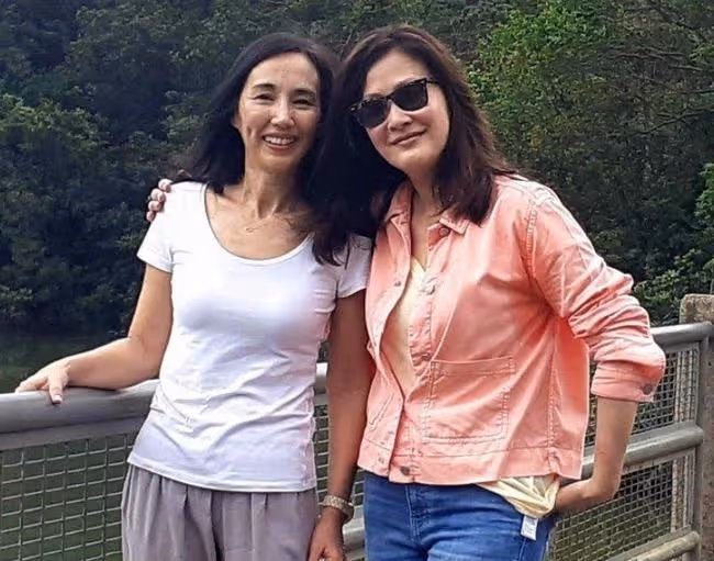 柏安妮與女兒慶新年,息影29年轉行做心理學家,18歲愛女甜美可人