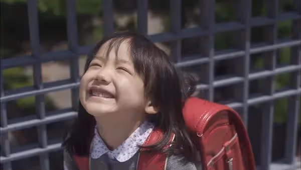 安達佑實 幼年被逼精神病 初戀變繼父 五歲鑲假牙 下嫁搞笑藝人遭背叛