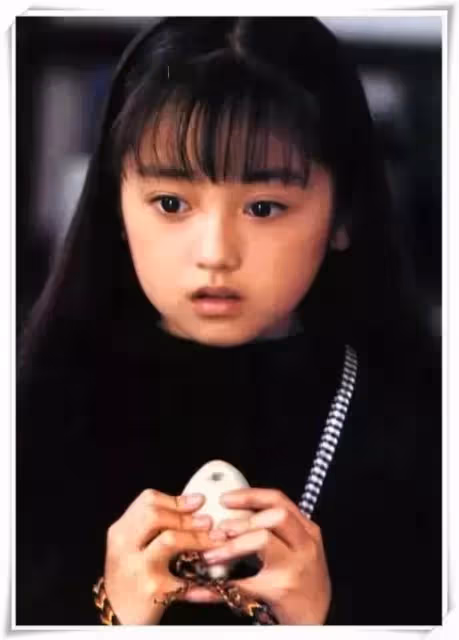 安達佑實 幼年被逼精神病 初戀變繼父 五歲鑲假牙 下嫁搞笑藝人遭背叛