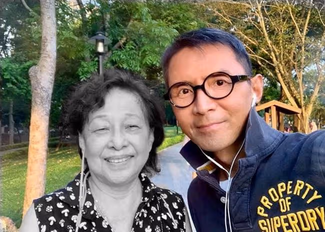 香港小虎隊男星悲痛報喪！83歲癌母不幸病逝，遺憾未能見最後一面