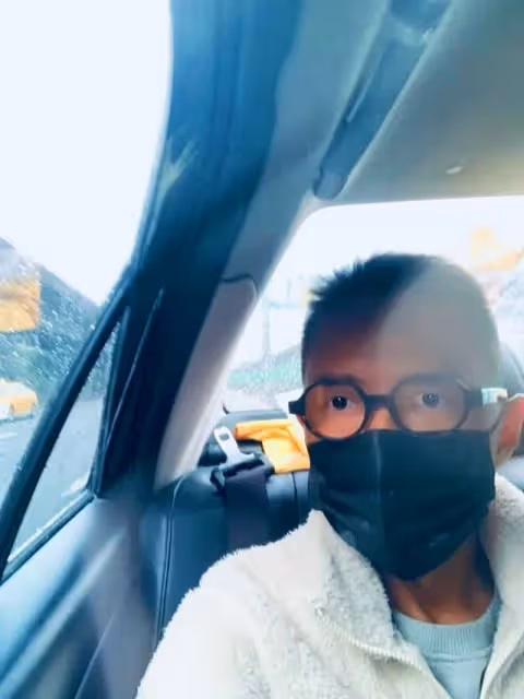 香港小虎隊男星悲痛報喪！83歲癌母不幸病逝，遺憾未能見最後一面