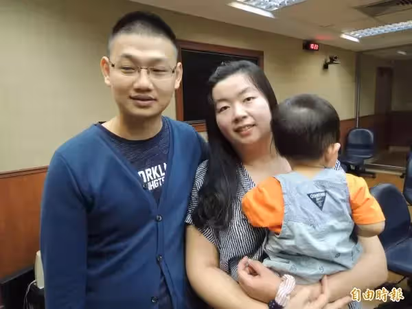 「憑感應認出」器捐少年父母!受贈者「代盡孝道9年」:早當親生父母 乾媽過世後「仍帶妻小悼念感恩」