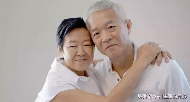 哥哥把房借給弟弟結婚,誰知弟弟為了占有房屋,竟把父母接來同住