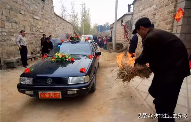哥哥把房借給弟弟結婚,誰知弟弟為了占有房屋,竟把父母接來同住