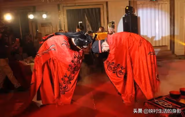 哥哥把房借給弟弟結婚,誰知弟弟為了占有房屋,竟把父母接來同住