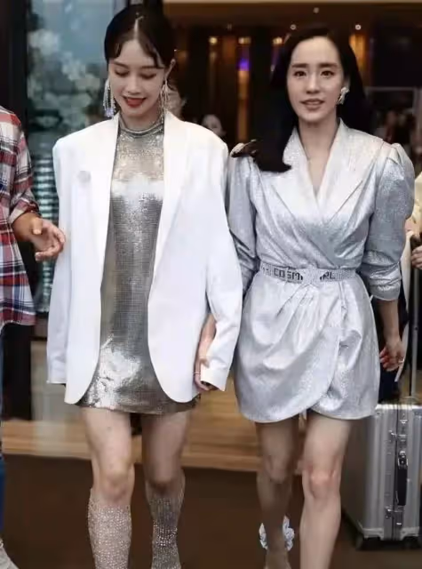 藍盈瑩穿錫紙裙真好看，搭配白色西裝又純又欲，優越感很明顯