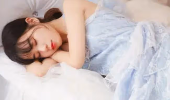 我深愛的男人，偷偷加別的女人，討論和我之間的「床上生活」