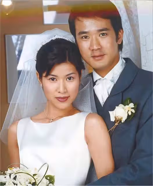 前TVB人氣小生定居北京十餘年,拍拖三天便認定太太為終身伴侶