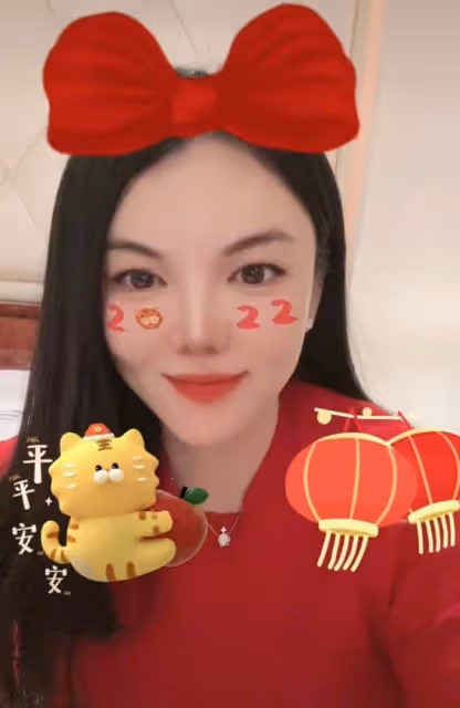 王岳倫和女兒共度新年!12歲王詩齡肉腿矚目扮相成熟,李湘曬獨照