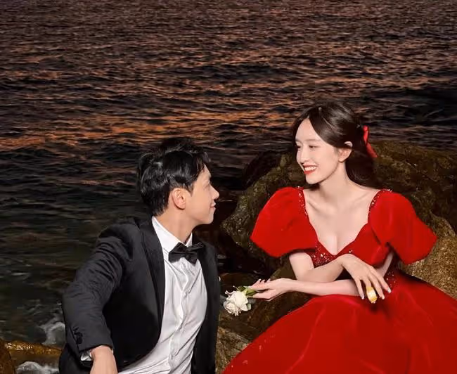 新年首位女星大婚！29歲最美洛枳海邊出嫁，和老公郎才女貌太甜蜜