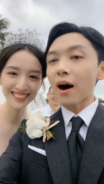 新年首位女星大婚！29歲最美洛枳海邊出嫁，和老公郎才女貌太甜蜜