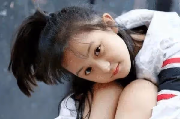 你還記得被全網禁止整容的小羋月嗎?6年過去了,現在長成這般模樣