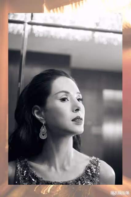 李若彤大曬春節美照,氣場全開,手寫毛筆字祝福,誠意十足