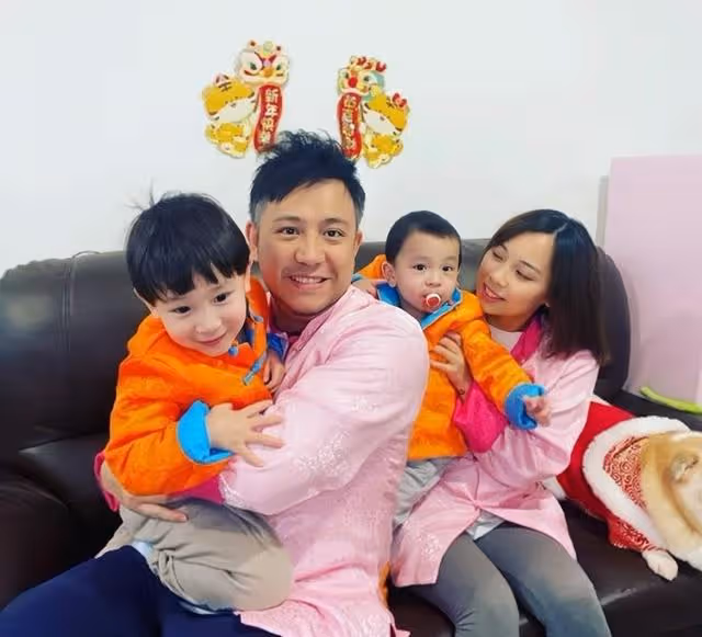 恭喜!香港著名男星妻子宣布懷第三胎,嫌保姆費太貴準備自己帶娃