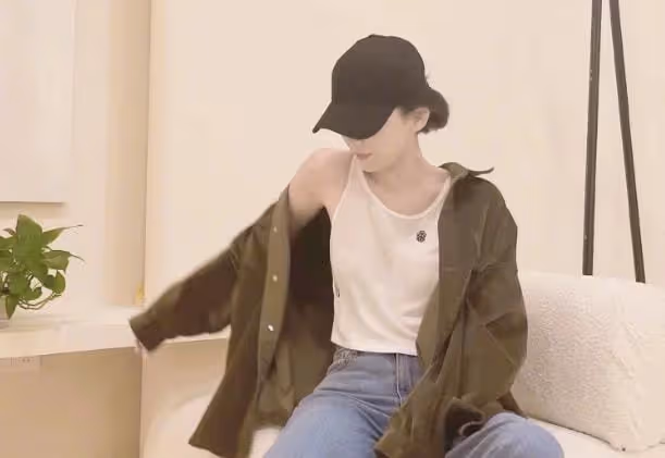 古力娜扎瘦下來真好看，穿背心秀曲線美，連背影都令人心動