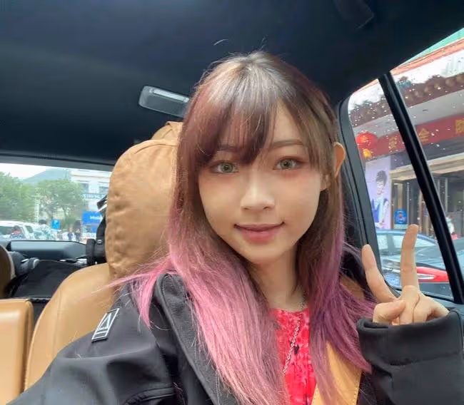 「機車女神」痞幼,家世惹人猜測?