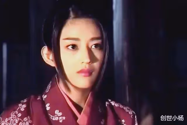 她是90年代公認美女,年輕時美若天仙,可惜也無法抵擋歲月的痕跡