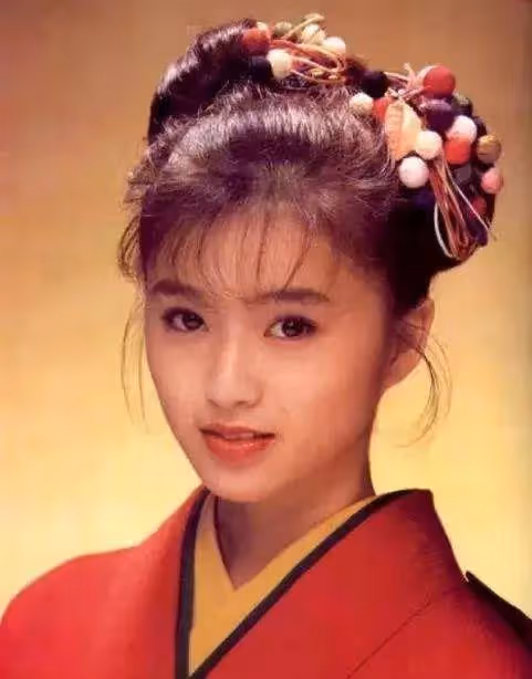 從一代女神到淪為網絡「乞討」,偶像隕落有多可怕?