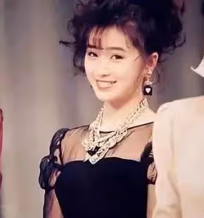 從一代女神到淪為網絡「乞討」,偶像隕落有多可怕?