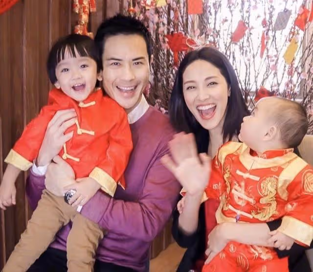 鄭嘉穎曬新春全家福!一家都是高顏值,嬌妻有望在今年再生一女