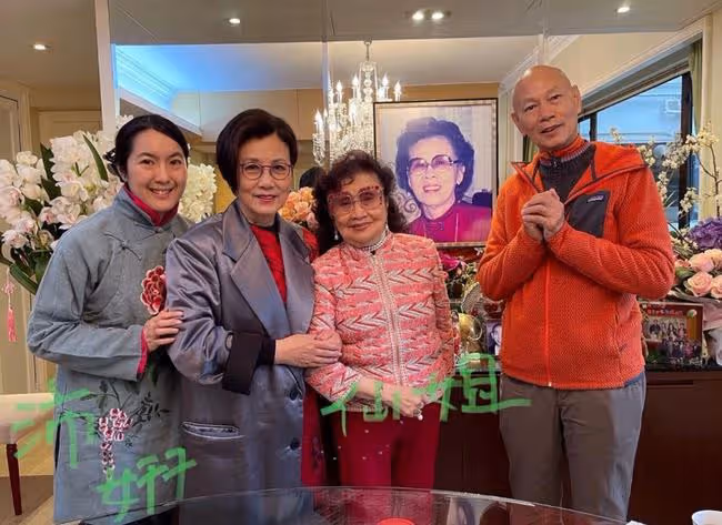 93歲藝術家德高望重,汪明荃姜大衛等輪流來拜年,眾星雲集太熱鬧