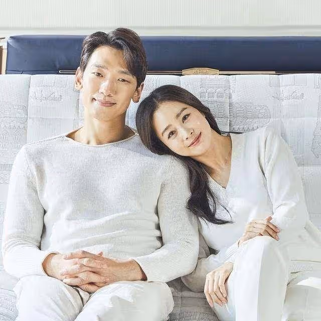 金泰熙和rain相愛10年,育有兩個女兒,他們為什麼如此的相愛?