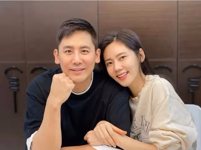出軌傳聞後中韓夫婦首次甜蜜同框,姐姐要幸福啊!