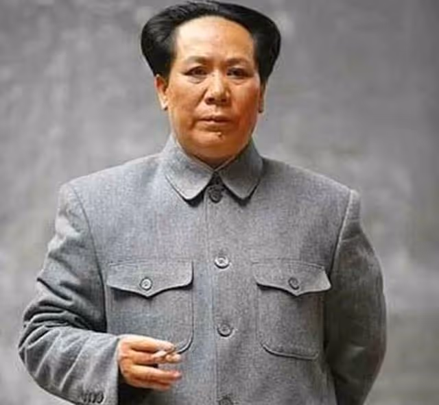 她憑藉扮演主席走紅,成為飾演毛主席的女演員,丈夫在家卻很鬱悶