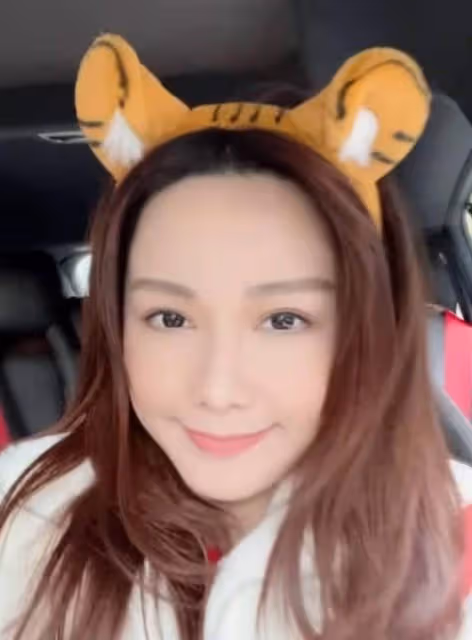 TVB上位小花曬賀年短片,一個舉動被網友質疑心急嫁人氣視帝