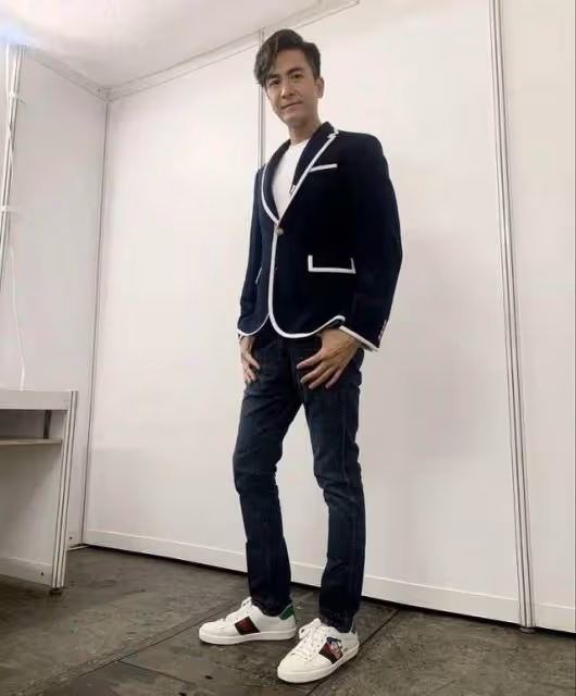 TVB上位小花曬賀年短片,一個舉動被網友質疑心急嫁人氣視帝