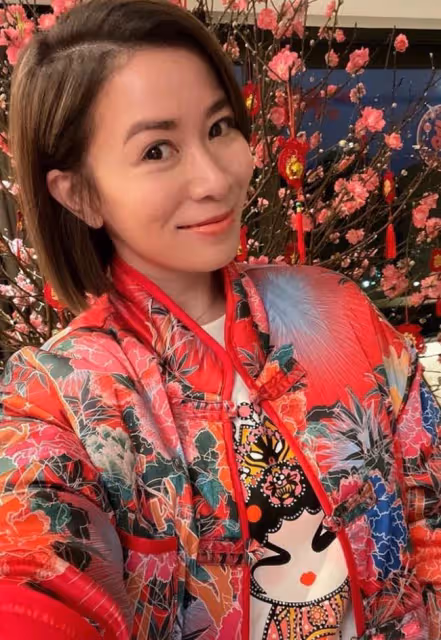 佘詩曼文頌嫻開新年派對,齊扮老虎太歡樂,周家蔚被湯盈盈咬頭皮