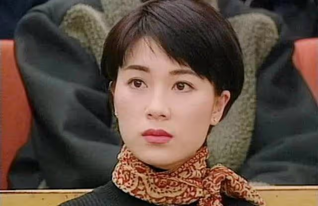 當TVB女星碰到內地美人,佘詩曼顏值往往輸多勝少,蔡少芬被艷壓