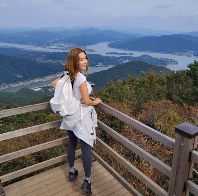 53歲童顏牙醫比基尼私照曝光,女兒:看到媽媽的身材照差點暈過去......