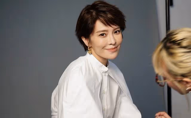 又一TVB著名女星自曝曾確診！已打完疫苗，在國外參加婚禮時感染