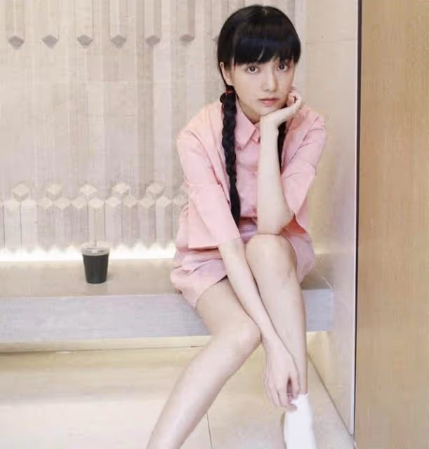 32歲TVB離巢小花憑新劇「極品港女」角色吸睛,嫁豪門後連生三女