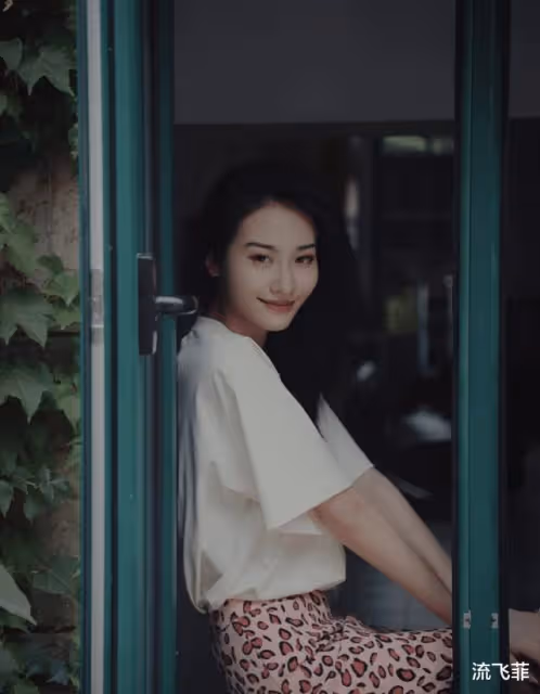 《開端》全員帥哥美人,「鍋姨」年輕時妥妥港風美女,黃覺早年跟周迅好搭