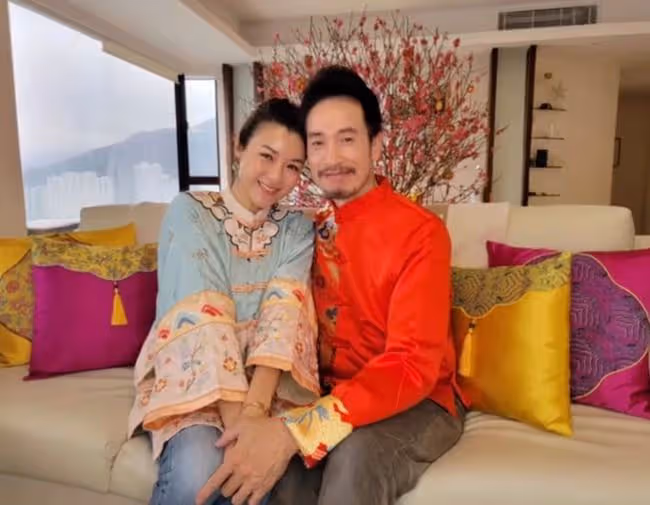 10位港姐齊曬全家福!陳茵媺與3子女如複製,周家蔚兒子顏值高