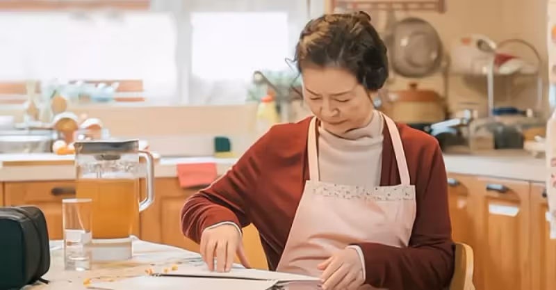 老人哀嘆：大年三十無人陪，正月初一兒女回，要完錢就走，可悲