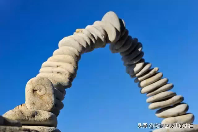 婆婆看到房產證上沒有我的名字,要霸占我們的房子