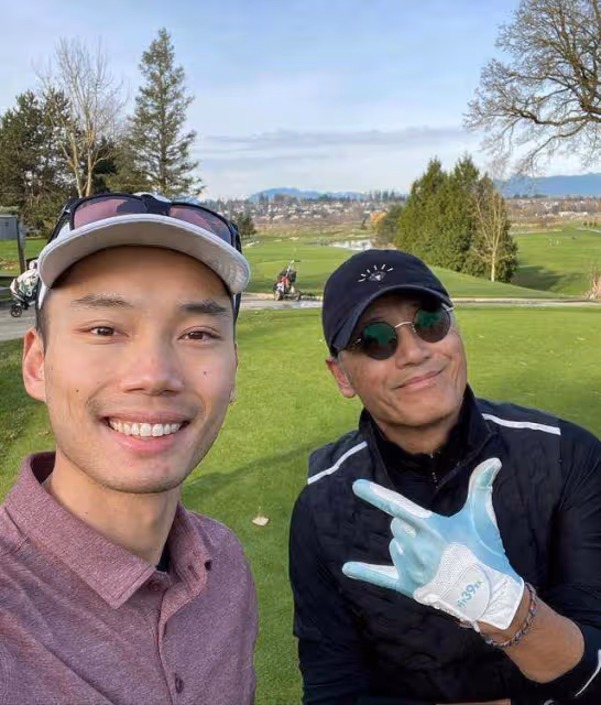 苗僑偉曬照為子慶生，28歲苗俊罕見出鏡，被曝有交往六年富貴女友
