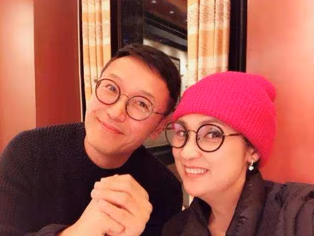 苗僑偉曬照為子慶生，28歲苗俊罕見出鏡，被曝有交往六年富貴女友