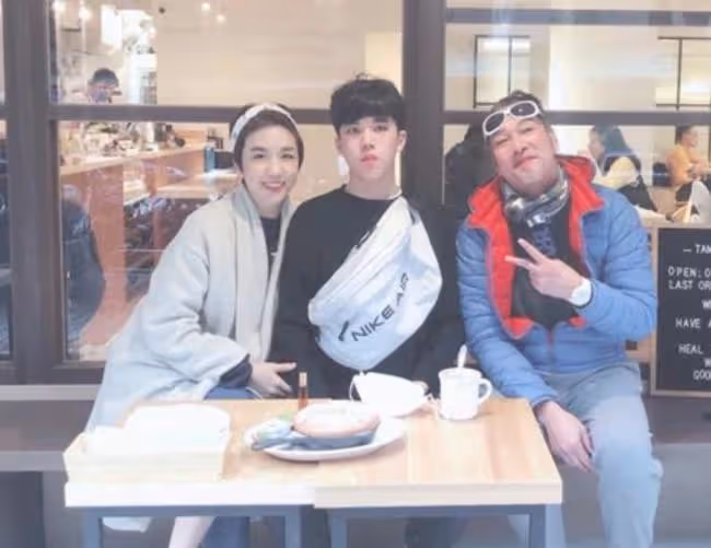 老戲骨黃仲昆慶結婚15周年,婚後緋聞不斷,小17歲妻子想過離婚