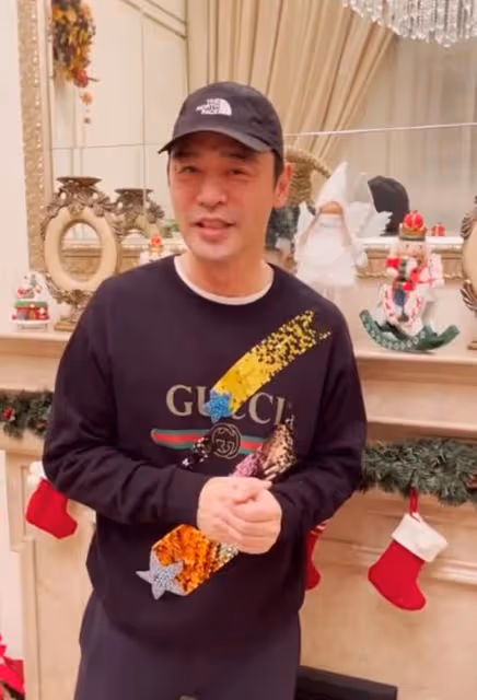 鍾鎮濤內地豪宅開派對,為梁家輝慶64歲生日,眾星玩音樂太熱鬧