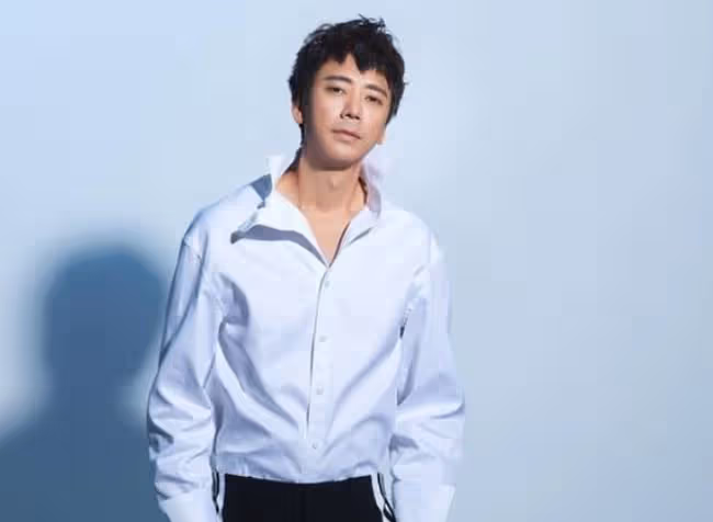鍾鎮濤內地豪宅開派對,為梁家輝慶64歲生日,眾星玩音樂太熱鬧