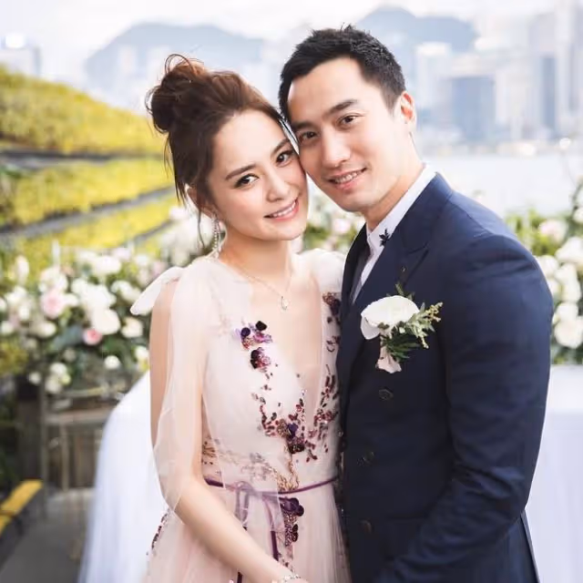 阿嬌前夫即將三婚,秘密攜未婚妻出席同學聚會,一細節疑暴露女方